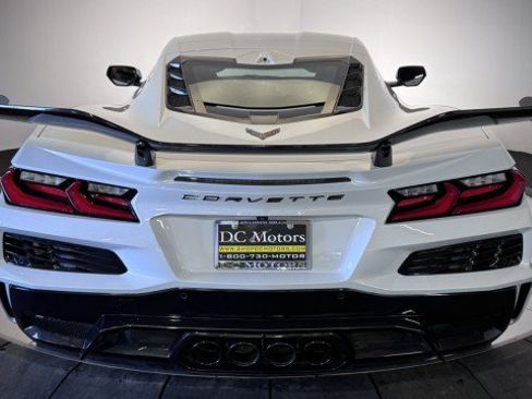 Used 2024 Chevrolet Corvette Z06 w/ Z07 Performance Package RWD image 26