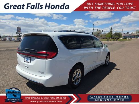 Used 2021 Chrysler Pacifica Limited w/ Premium & Safety Sphere Group AWD/4WD image 7