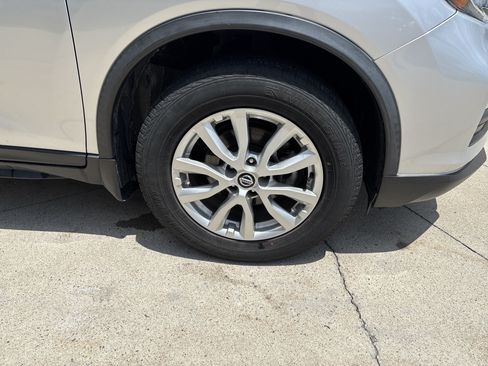 Used 2019 Nissan Rogue SV AWD/4WD image 27
