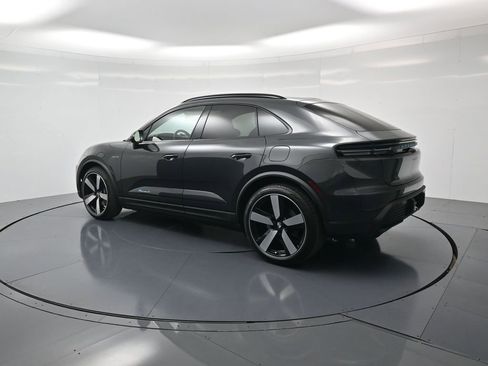 New 2026 Porsche Macan 4 Electric image 3
