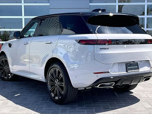 New 2026 Land Rover Range Rover Sport Dynamic SE AWD/4WD image 3