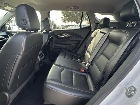 Used 2024 GMC Terrain SLT image 14