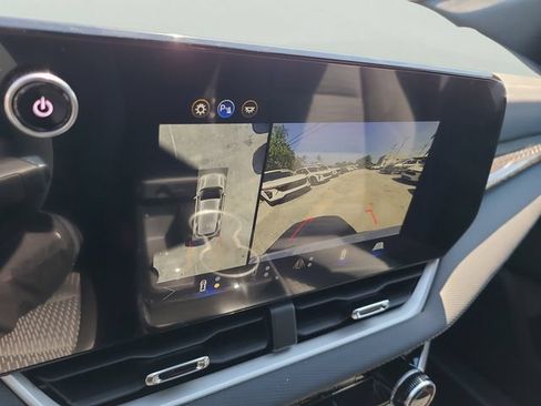 New 2026 Chevrolet Equinox LT w/ Safety and Technology Package FWD image 26