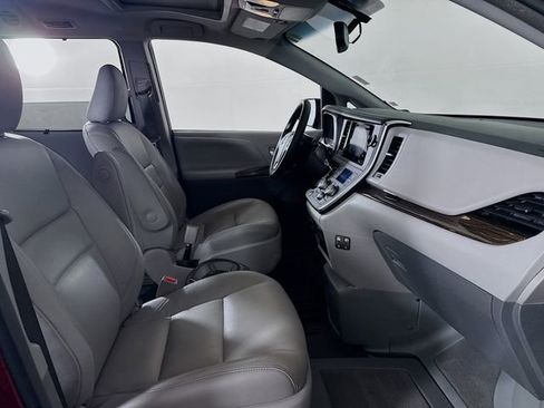 Used 2016 Toyota Sienna XLE w/ XLE Navigation Package image 25