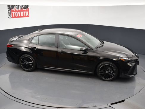 Used 2025 Toyota Camry SE w/ Multimedia Upgrade Package image 23