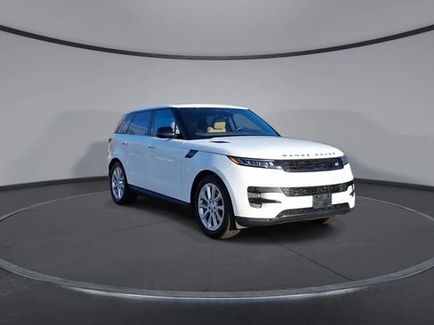 Used 2025 Land Rover Range Rover Sport SE image 2