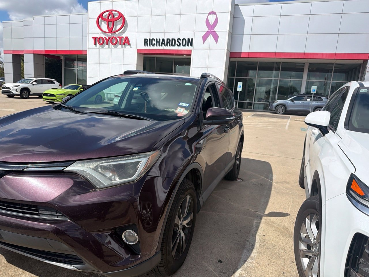 Used 2018 Toyota RAV4 XLE w/ Plus Extra Value Package FWD image 6