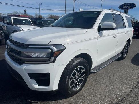 Certified 2023 Ford Expedition XLT AWD/4WD image 3