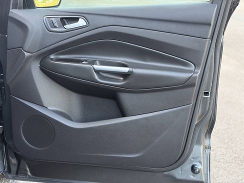 Used 2016 Ford Escape SE FWD image 12