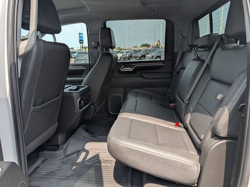Used 2025 Chevrolet Silverado 2500 LTZ w/ LTZ Convenience Package AWD/4WD image 17