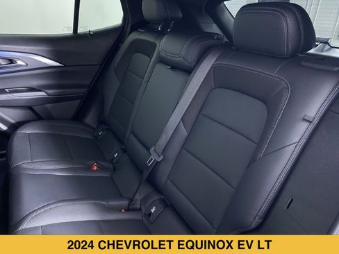 Certified 2024 Chevrolet Equinox EV LT FWD image 12