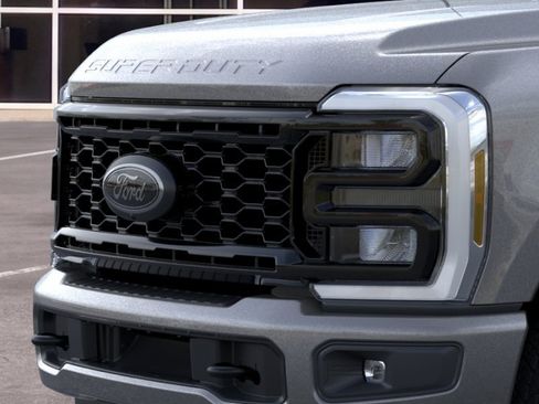 New 2026 Ford F250 Lariat w/ Black Appearance Package AWD/4WD image 39