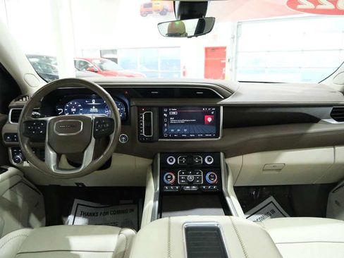 Used 2022 GMC Yukon XL Denali w/ Advanced Technology Package image 29
