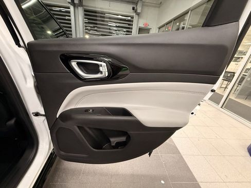 Certified 2024 Jeep Compass Limited w/ Elite Group image 36