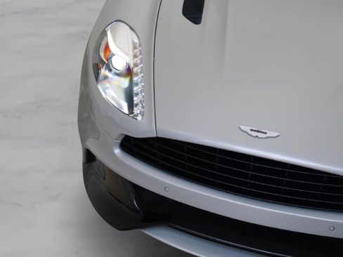 Used 2016 Aston Martin Vanquish Coupe RWD image 44