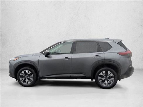 Used 2023 Nissan Rogue SV image 9