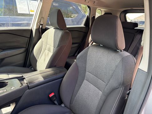 Used 2025 Nissan Rogue SV image 37