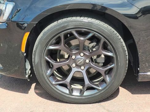 Used 2019 Chrysler 300 Touring w/ Sport Appearance Package RWD image 11