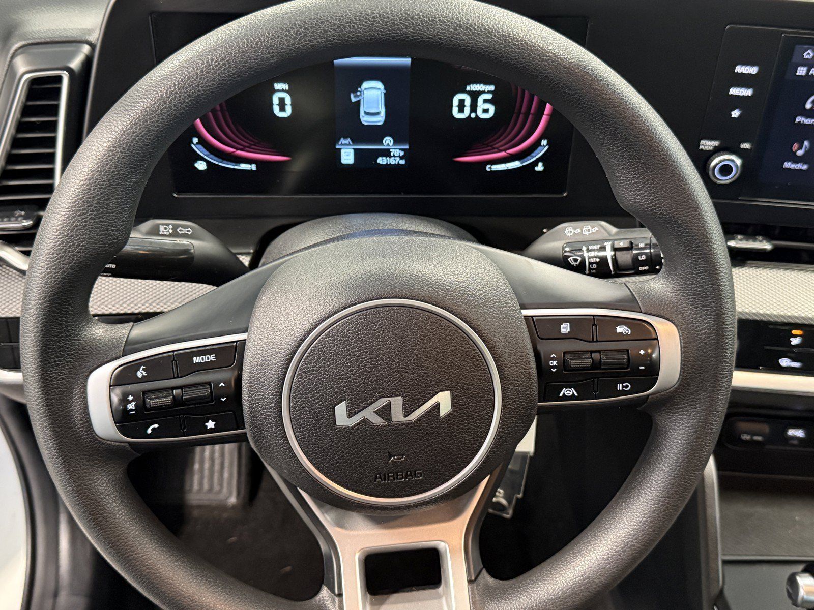 Used 2023 Kia Sportage LX AWD/4WD image 16