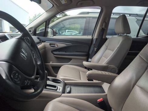 Used 2017 Honda Ridgeline RTL image 2