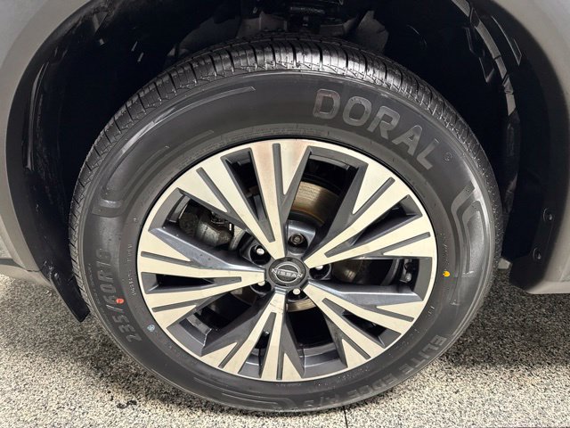 Used 2023 Nissan Rogue SV AWD/4WD image 4