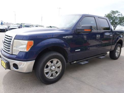 Used 2011 Ford F150 XLT w/ XLT Chrome Pkg AWD/4WD image 3
