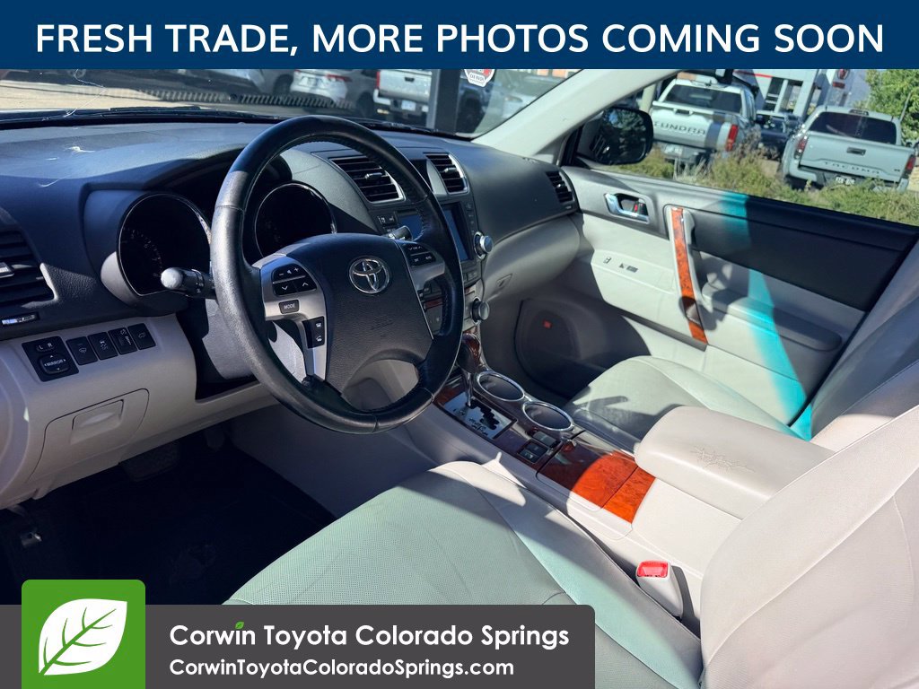 Used 2012 Toyota Highlander Limited w/ Tow Pkg AWD/4WD image 13