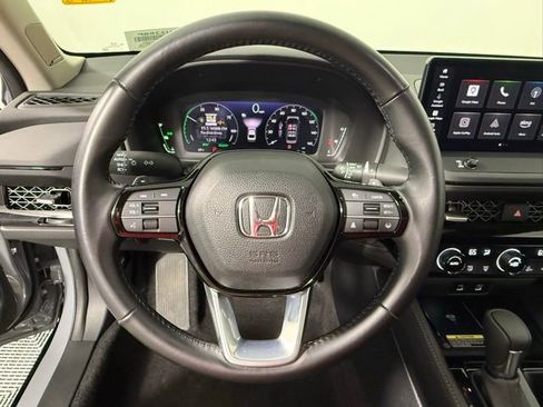 Used 2024 Honda Accord Touring image 17