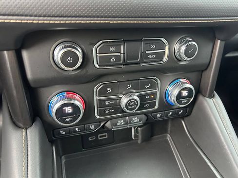 Used 2022 GMC Yukon AT4 AWD/4WD image 34