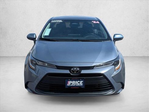 Used 2024 Toyota Corolla LE FWD image 2
