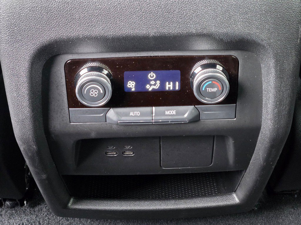 Certified 2025 Buick Enclave Preferred FWD image 20