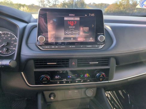 Certified 2025 Nissan Rogue SV image 16