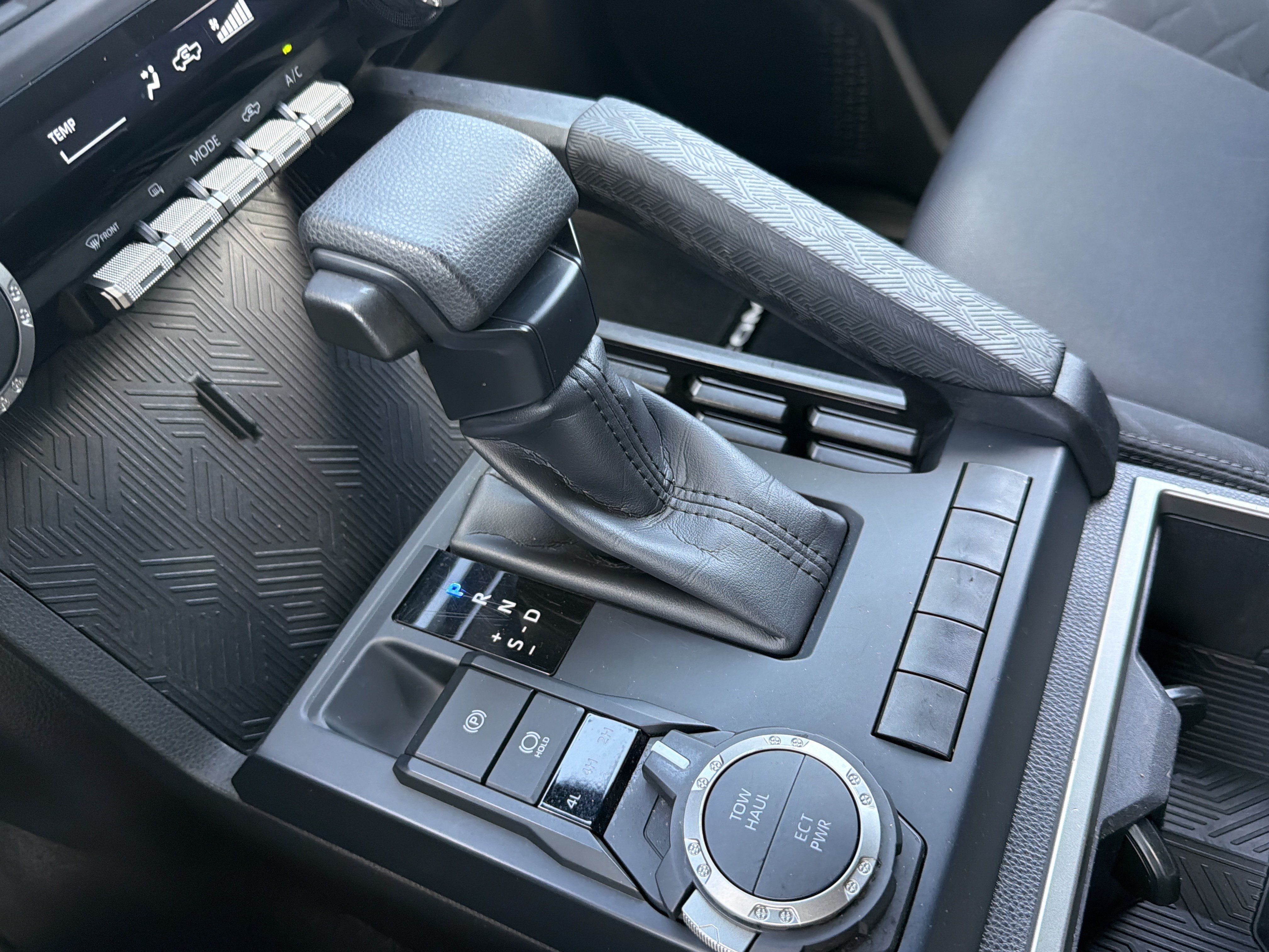 Certified 2025 Toyota Tacoma SR5 AWD/4WD image 9