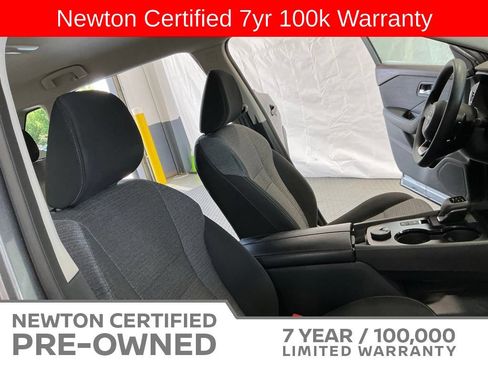 Used 2023 Nissan Rogue SV AWD/4WD image 16
