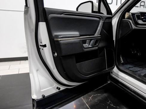 Used 2023 Rivian R1S Adventure image 39