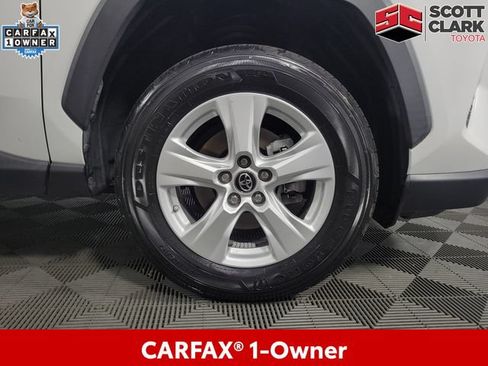 Used 2019 Toyota RAV4 XLE w/ Convenience Package FWD image 11