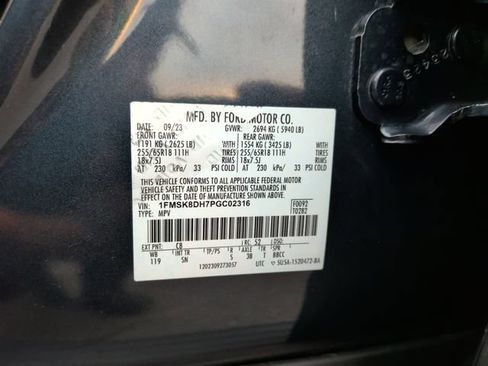 Used 2023 Ford Explorer XLT w/ Equipment Group 202A AWD/4WD image 30