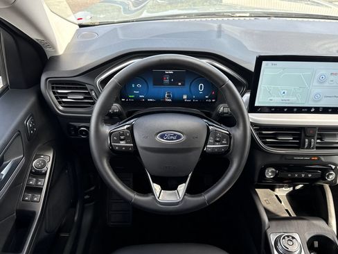 Certified 2025 Ford Escape Platinum FWD image 15