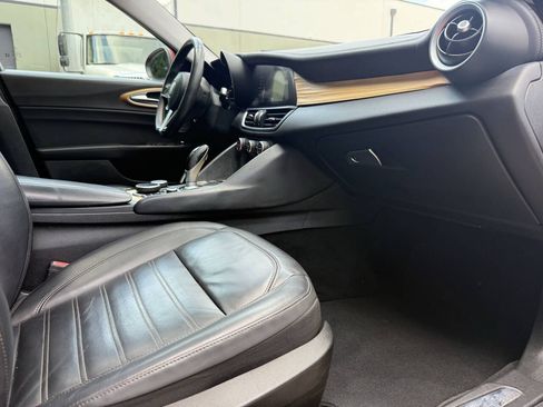 Used 2017 Alfa Romeo Giulia Ti w/ TI Lusso Light Wood Package RWD image 30