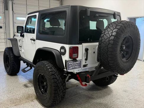 Used 2015 Jeep Wrangler Rubicon AWD/4WD image 2