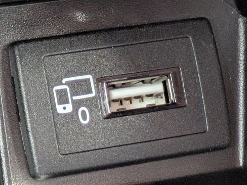 Used 2017 Mercedes-Benz E 300 image 24