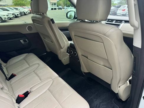 Used 2018 Land Rover Discovery HSE AWD/4WD image 22