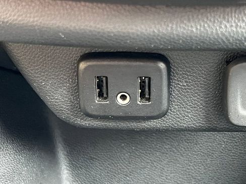 Used 2019 Chevrolet Traverse LT image 27