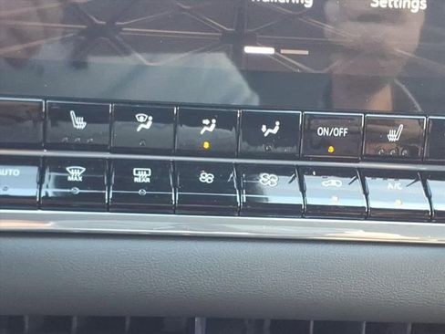 New 2026 GMC Canyon Elevation w/ Convenience Package image 16