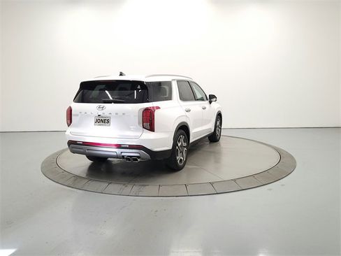 Used 2024 Hyundai Palisade Limited image 6