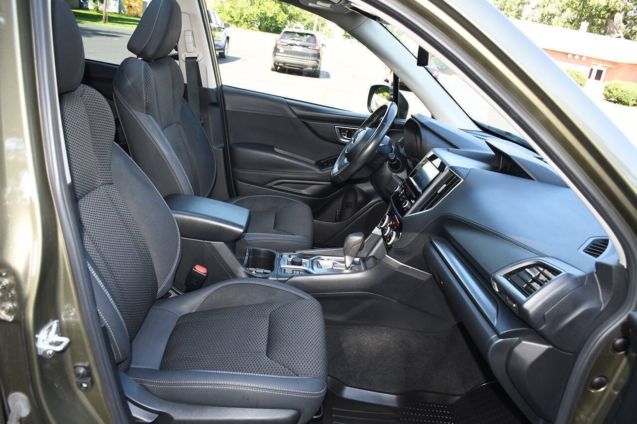 Used 2023 Subaru Forester Premium AWD/4WD image 23