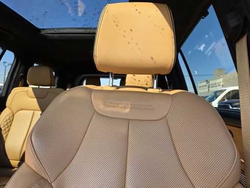 Used 2023 Jeep Grand Cherokee L Summit image 7