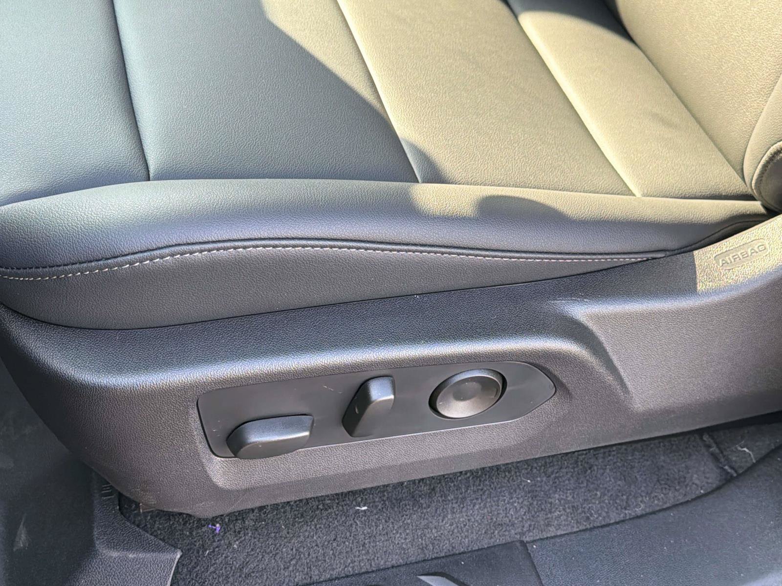 New 2026 Chevrolet Colorado LT w/ LT Convenience Package RWD image 24