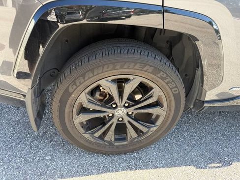 Used 2024 Toyota RAV4 XSE AWD/4WD image 10