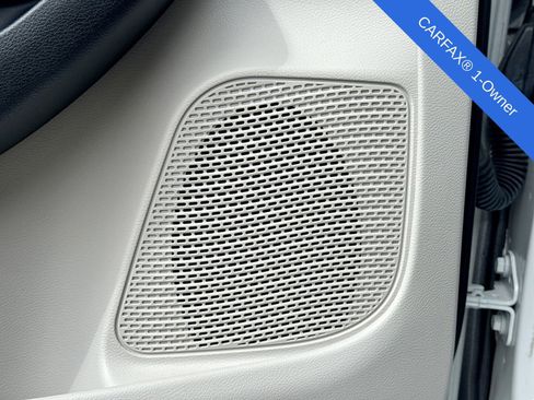 Used 2021 Chrysler Pacifica Touring w/ Cold Weather Group FWD image 35